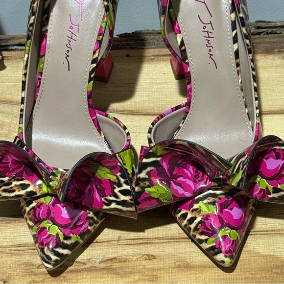 Betsy Johnson Noble Bow Heels Size 7 - Picture 5 of 13